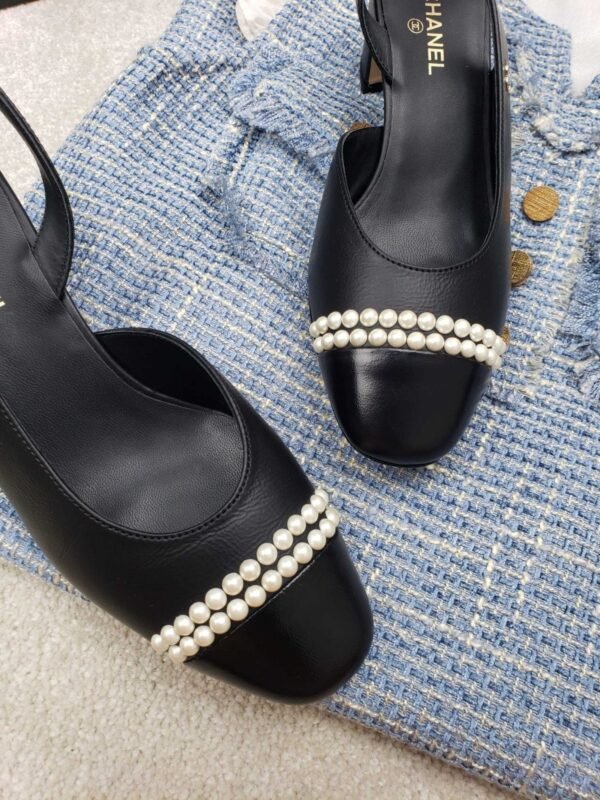 CHANEL FLATS 29