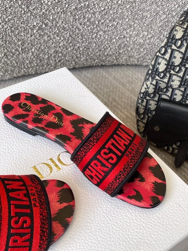 DIOR SLIPPERS 1