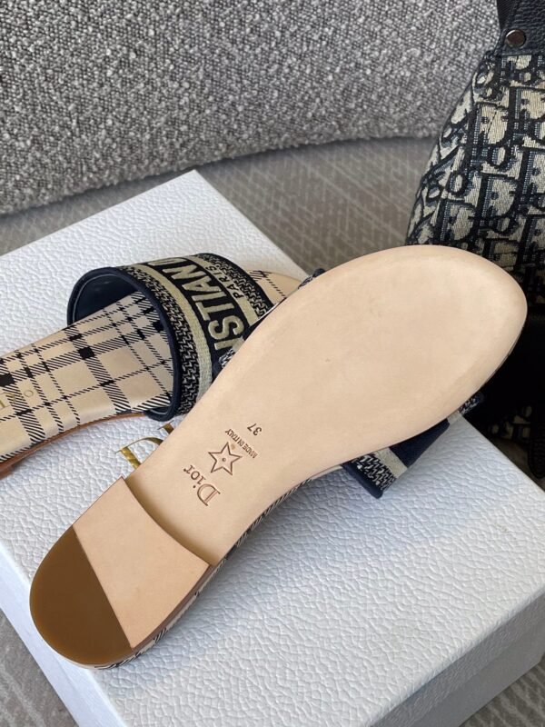 DIOR SLIPPERS 5