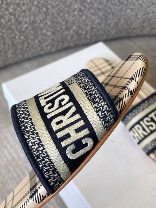 DIOR SLIPPERS 5