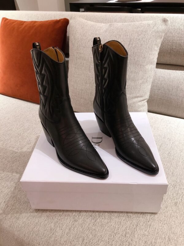 DIOR BOOTS 24