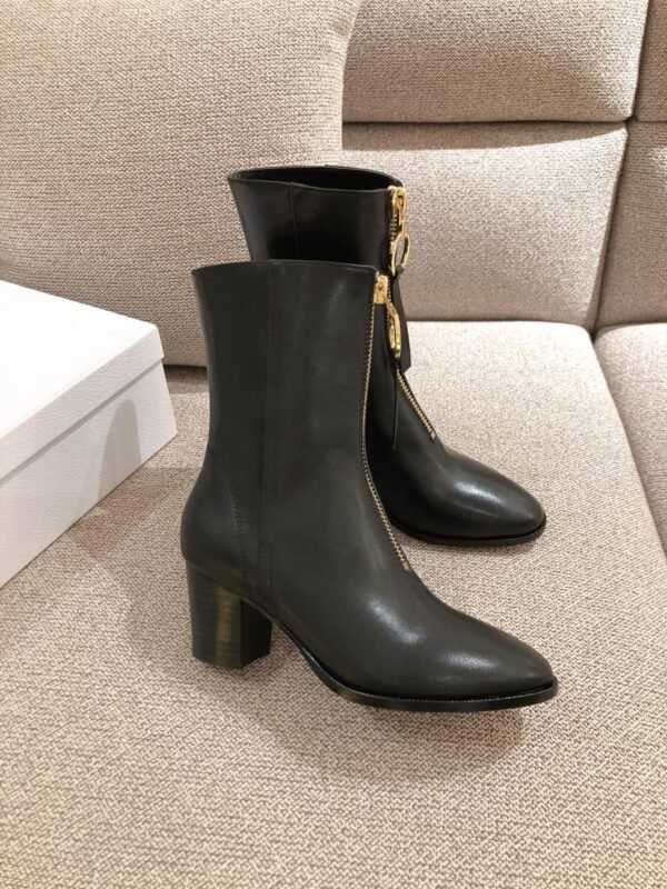 DIOR BOOTS 33