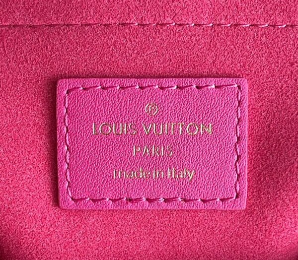 LV NEW WAVE CHAIN BAG