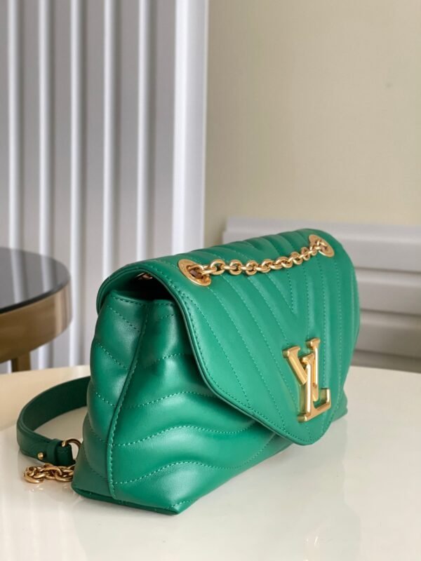 LV NEW WAVE CHAIN BAG
