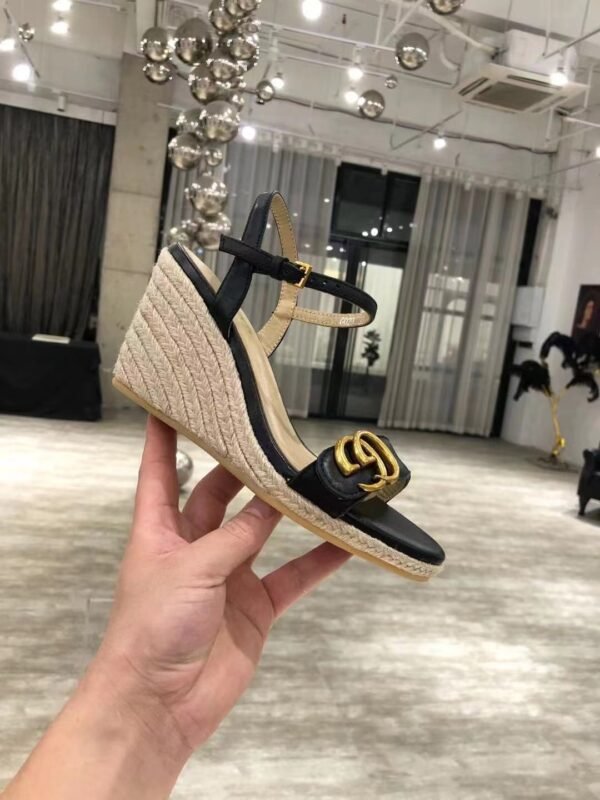 Marmont Leather Sandals In Black