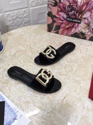 DOLCE & GABBANA Logo-plaque Leather Sandals In Black