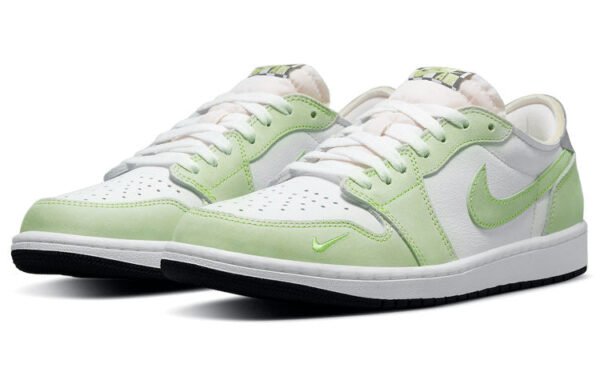 Jordan 1 Low OG Ghost Green DM7837-103