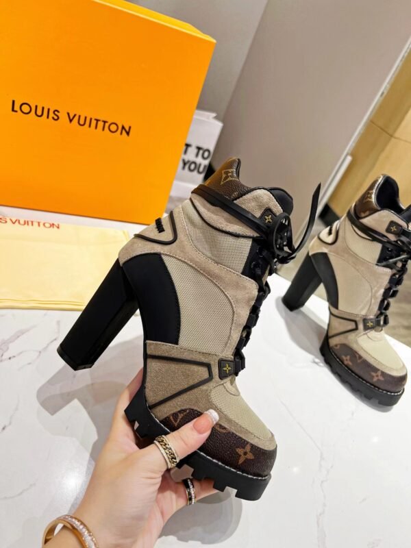 STAR TRAIL ANKLE BOOT