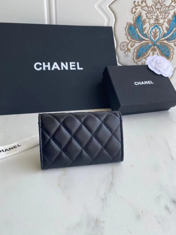 Chanel Classic Leather Wallet In Black