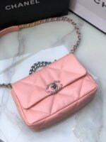 Chanel 19