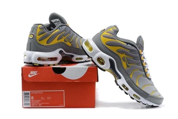 Air Max TN Plus Yields To Yellow