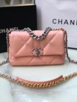 Chanel 19