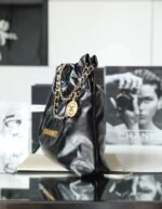 Chanel 22 Medium