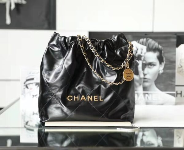Chanel 22 Medium