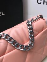 Chanel 19