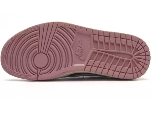 Travis Scott x Air Jordan 1 Low OG “Dark Pony/Pink Oxford“