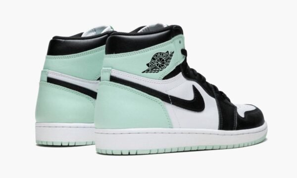 Jordan 1 Retro High Igloo