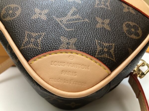 Louis Vuitton Deauville Mini Monogram Canvas By Nicolas Ghesquiere For Women, Women’s Handbags, Shoulder And Crossbody Bags 8.3in/22cm LV M45528