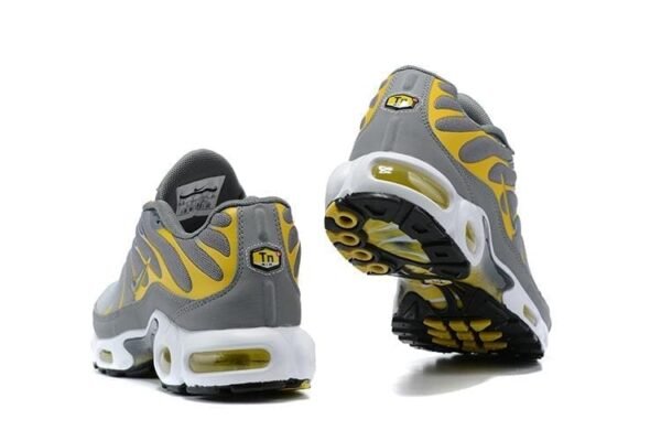 Air Max TN Plus Yields To Yellow