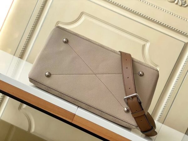 BEAUBOURG HOBO MM