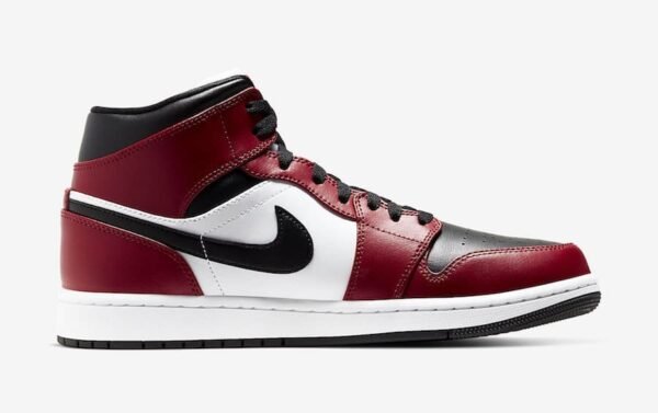 Jordan 1 Retro Mid Chicago – Black Toe