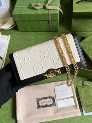 Gucci Leather clutch
