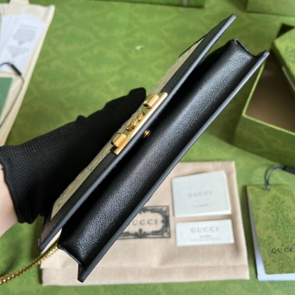 Gucci Leather clutch