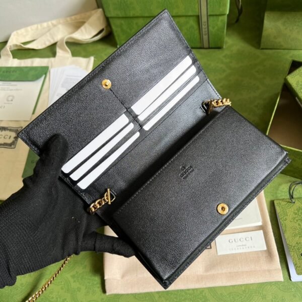 Gucci Leather clutch