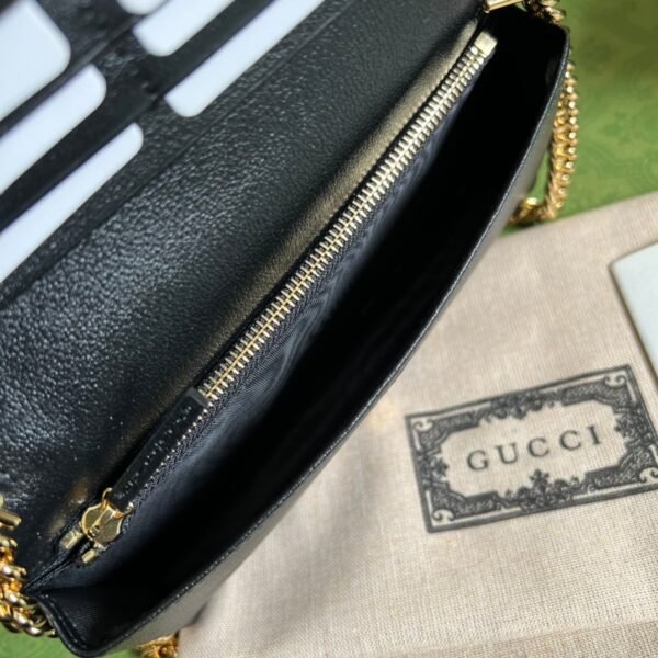 Gucci Leather clutch