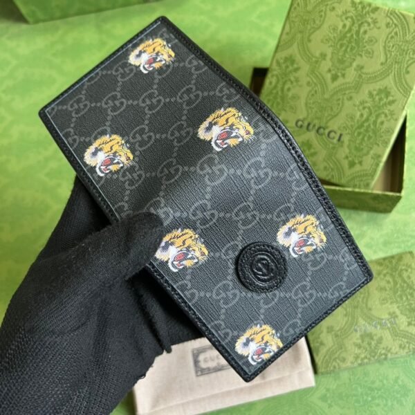 Wallet with Interlocking G