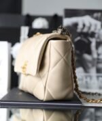 Chanel 19