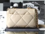 Chanel 19