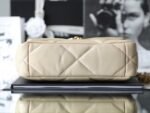 Chanel 19