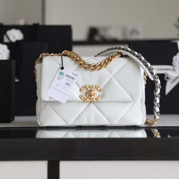 Chanel 19