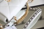 Chanel 19