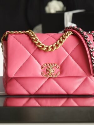 Chanel 19