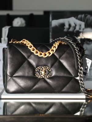 Chanel 19