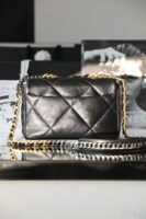 Chanel 19