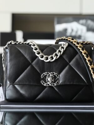 Chanel 19