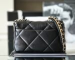 Chanel 19