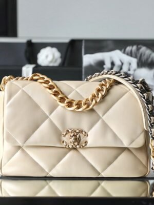 Chanel 19