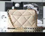 Chanel 19