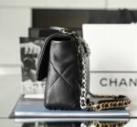 Chanel 19