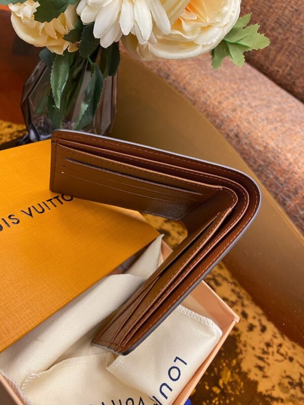 MULTIPLE WALLET