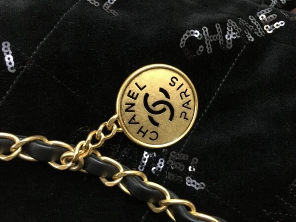 CHANEL 22