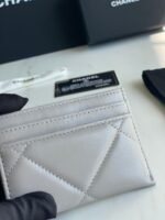 CHANEL 19 CARD HOLDER