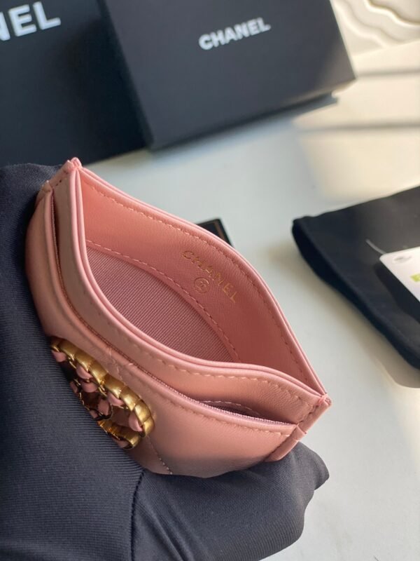 CHANEL 19 CARD HOLDER