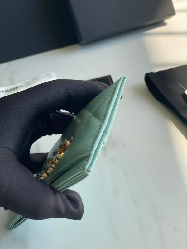 CHANEL 19 CARD HOLDER