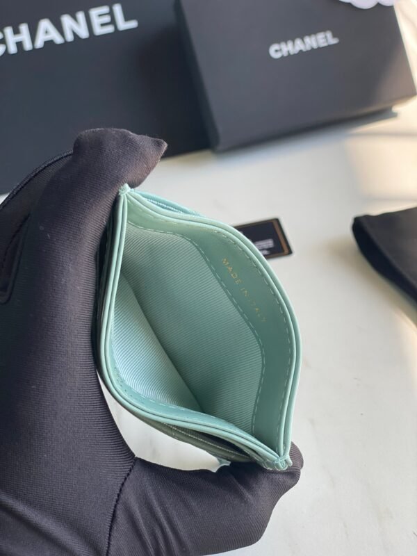 CHANEL 19 CARD HOLDER