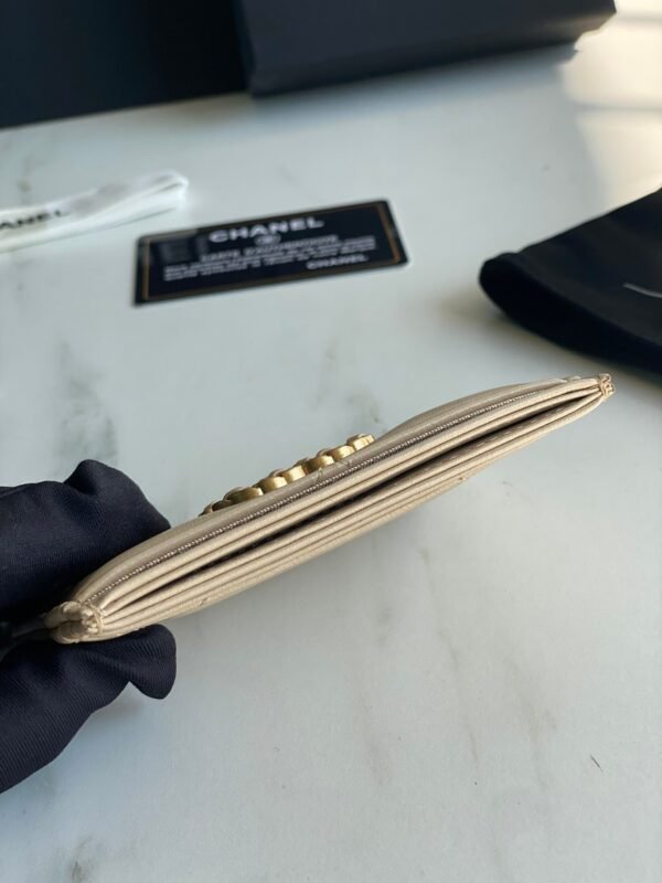 CHANEL 19 CARD HOLDER